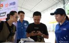  Giới trẻ Tây Ninh hưởng ứng thanh toán không dùng tiền mặt bằng quét mã QR